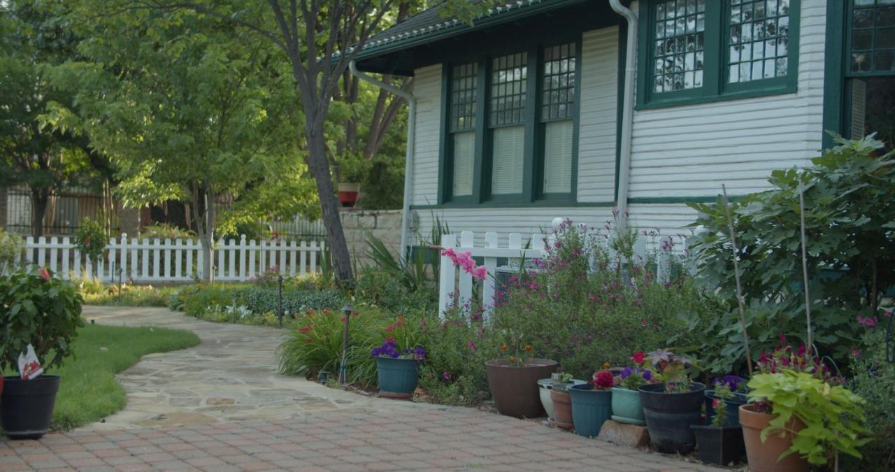 Granbury Gardens Bed And Breakfast Esterno foto